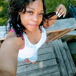 Meet your Posher, Alicia