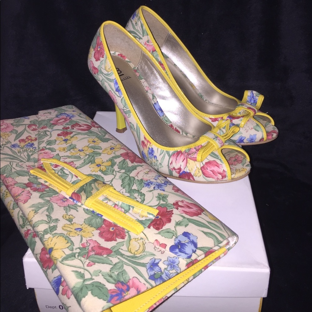 Bakers peep-toe shoes w/ matching clutch