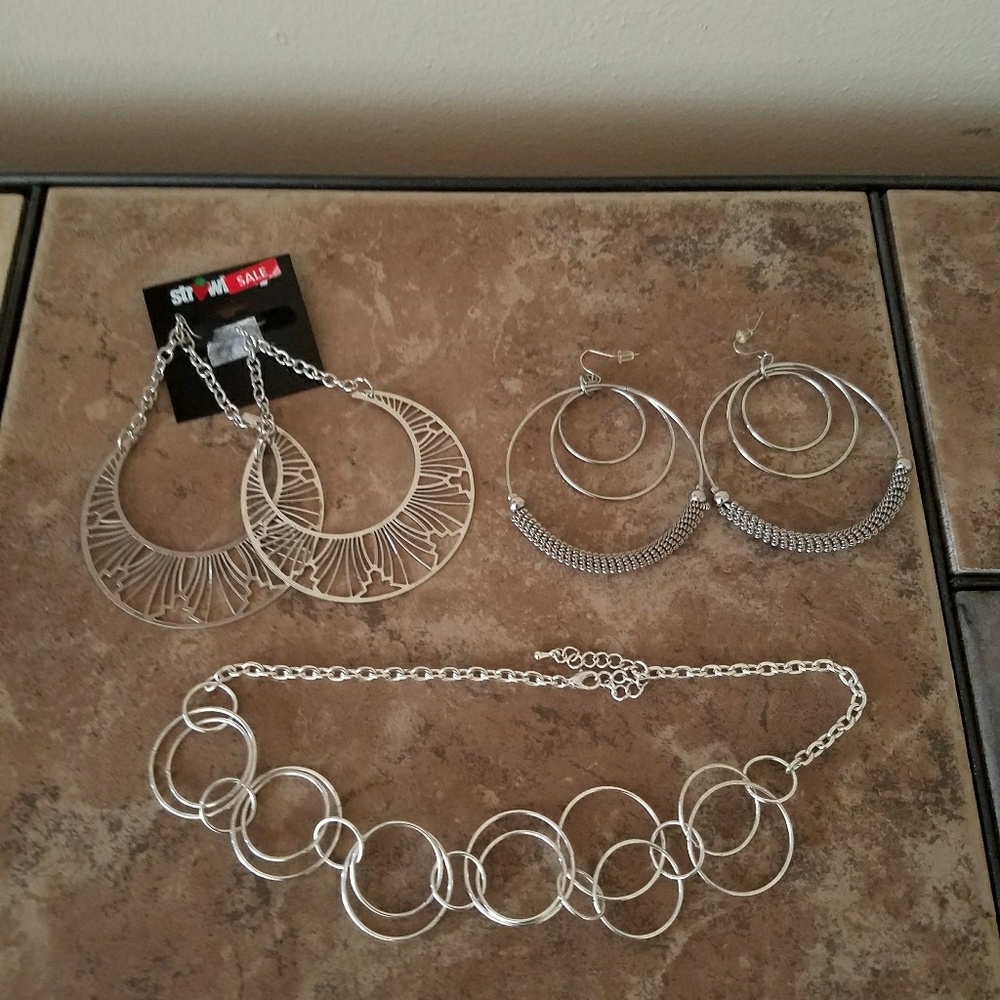 *Bundle Deal* Silver Earrings and Necklace