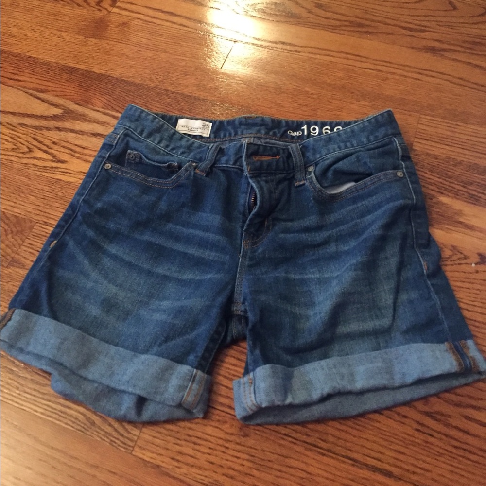 Gap real straight denim shorts