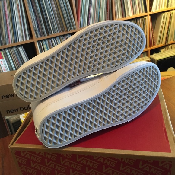 Vans Sk8 Hi True White BNIB Brand New Sz. 9 - Picture 3 of 4