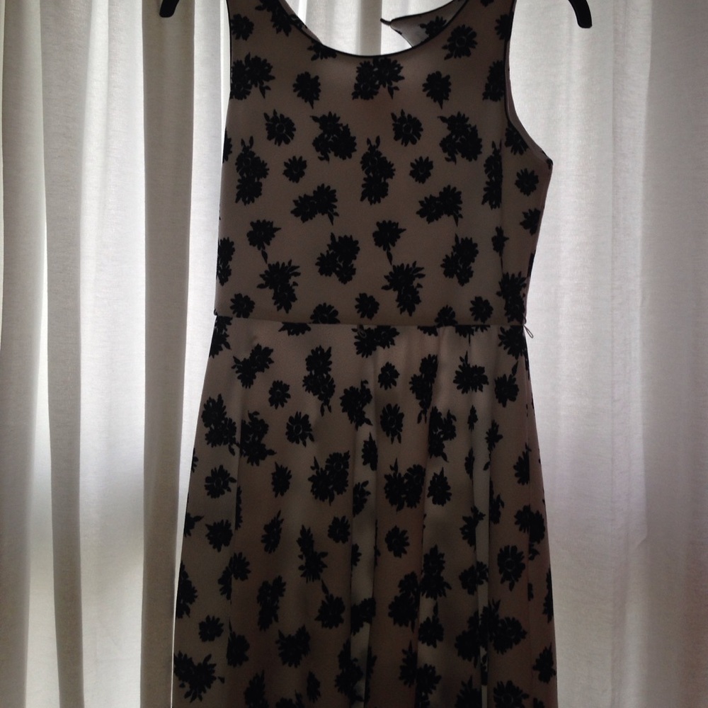 Girls/Kids black and white flower dress!!