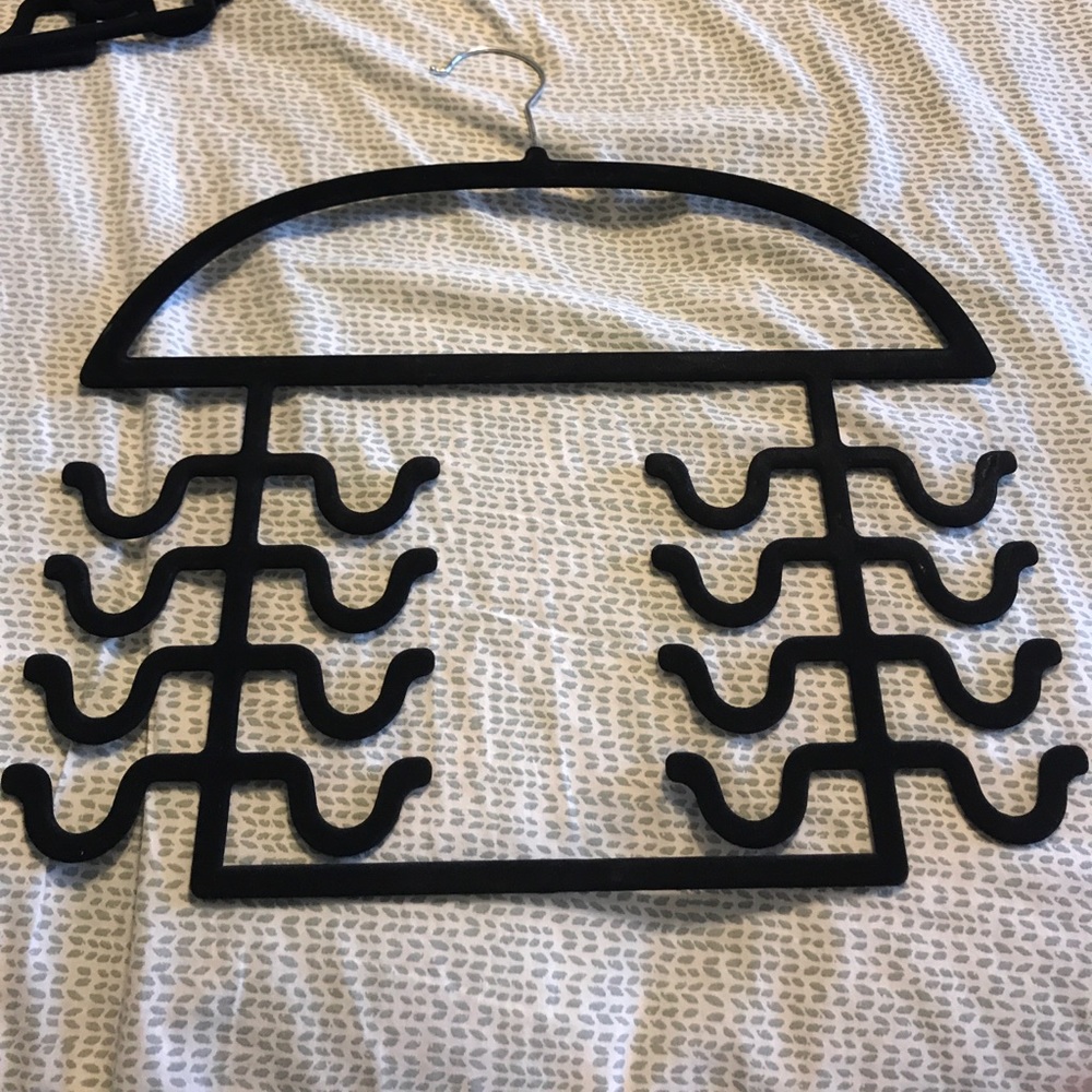 Tank top hangers