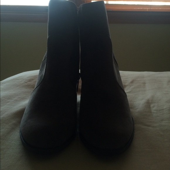 Shoes - Picture 3 of 4