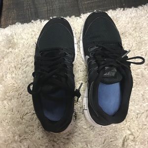 Used black and white nikes