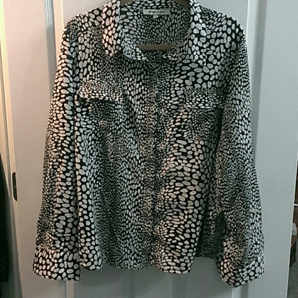 Jennifer.and Grace Black and White Button Up Shirt