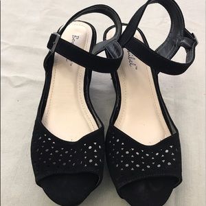 Black low platform wedges