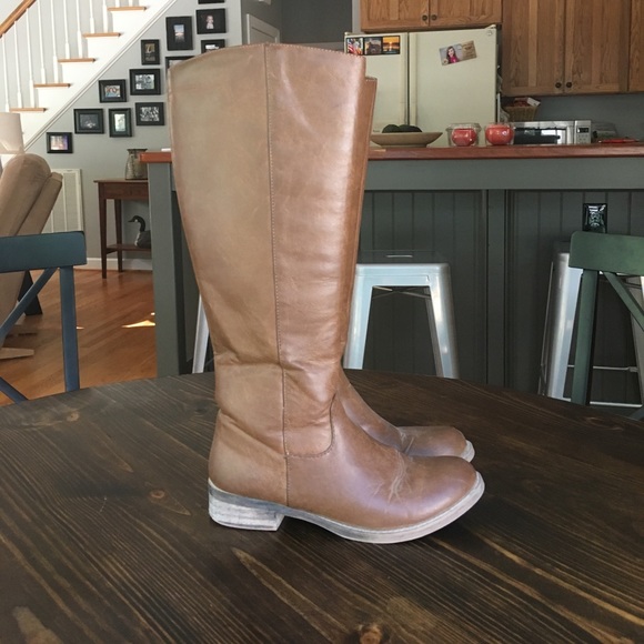 Faux leather riding boots - Picture 2 of 3