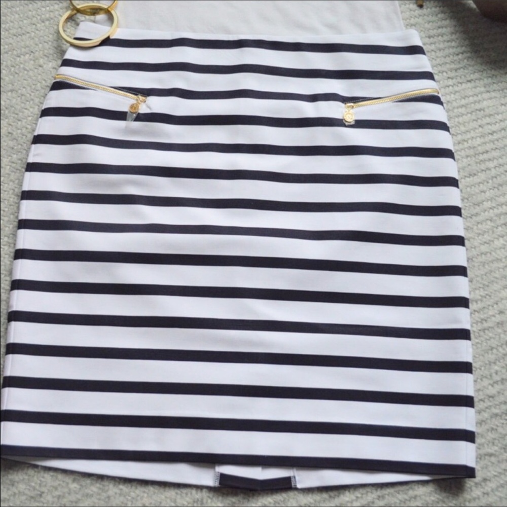 NWOT Anne Klein Navy Blue and White Striped Skirt