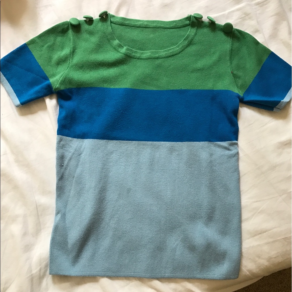 T shirt - barely wear- $8