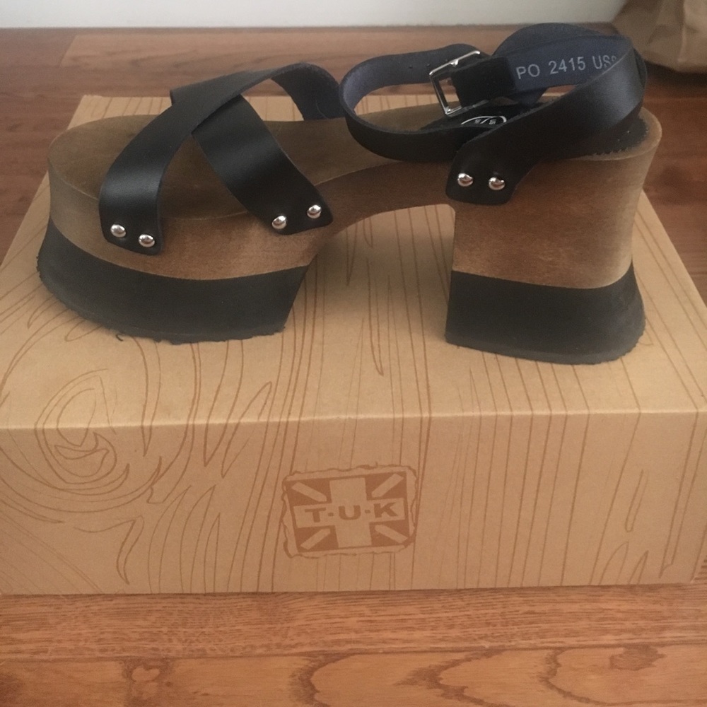 TUK black crossed sandal woodies
