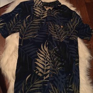 Hawaiian button up shirt