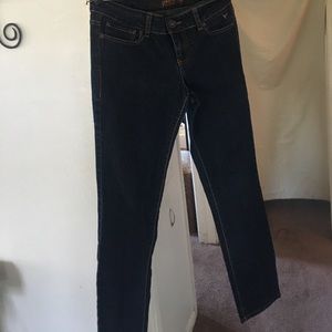 SALE ‼️Dark wash jeans size 7