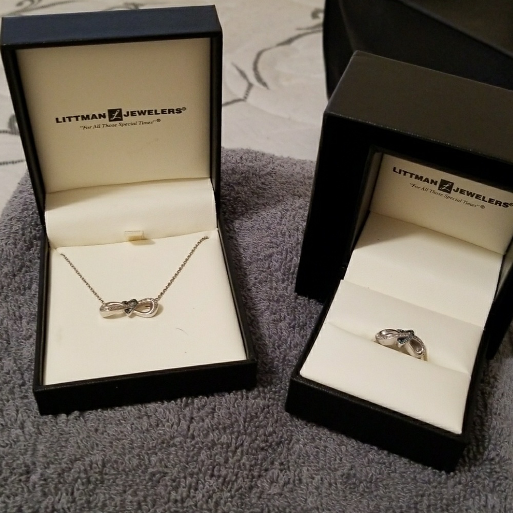 Diamond and sapphire necklace and Ring