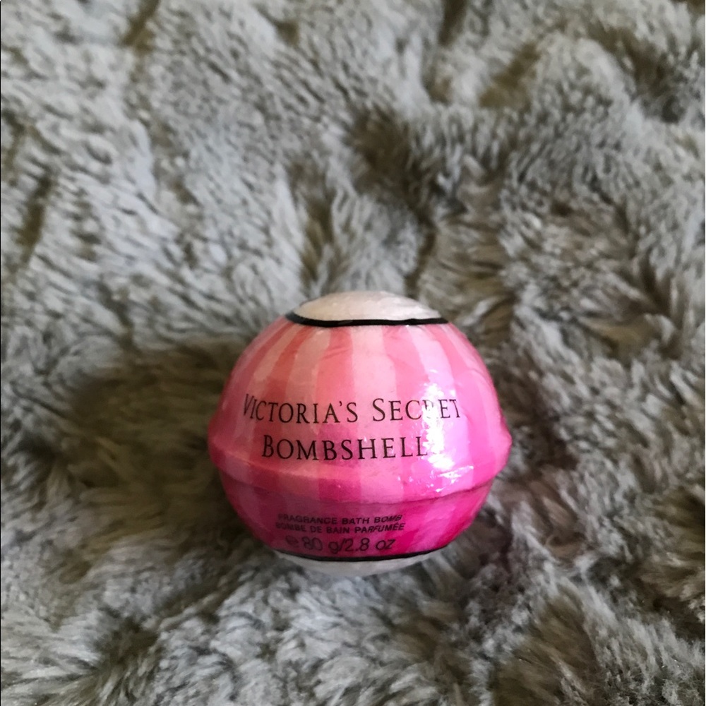 Victoria's Secret bombshell bath bomb
