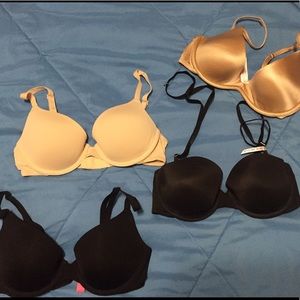 Victoria Secret's PINK bra