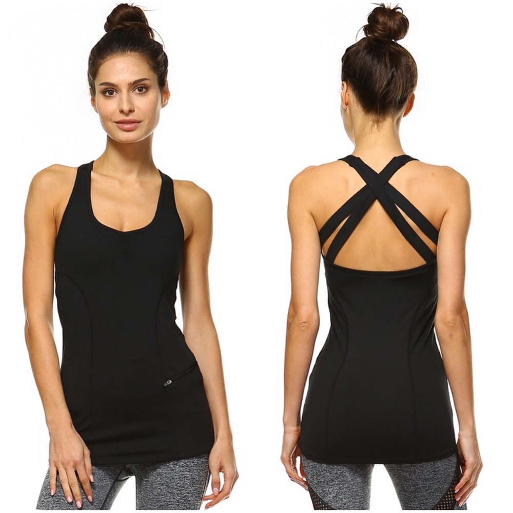 🆕 Workout Criss Cross tank with pocket for phone!