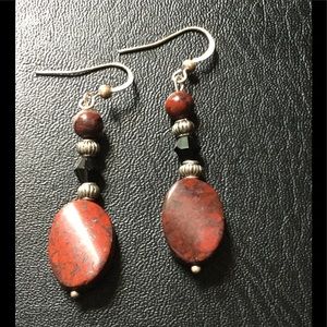 Red jasper=endurance, vitality, stone of warriors.