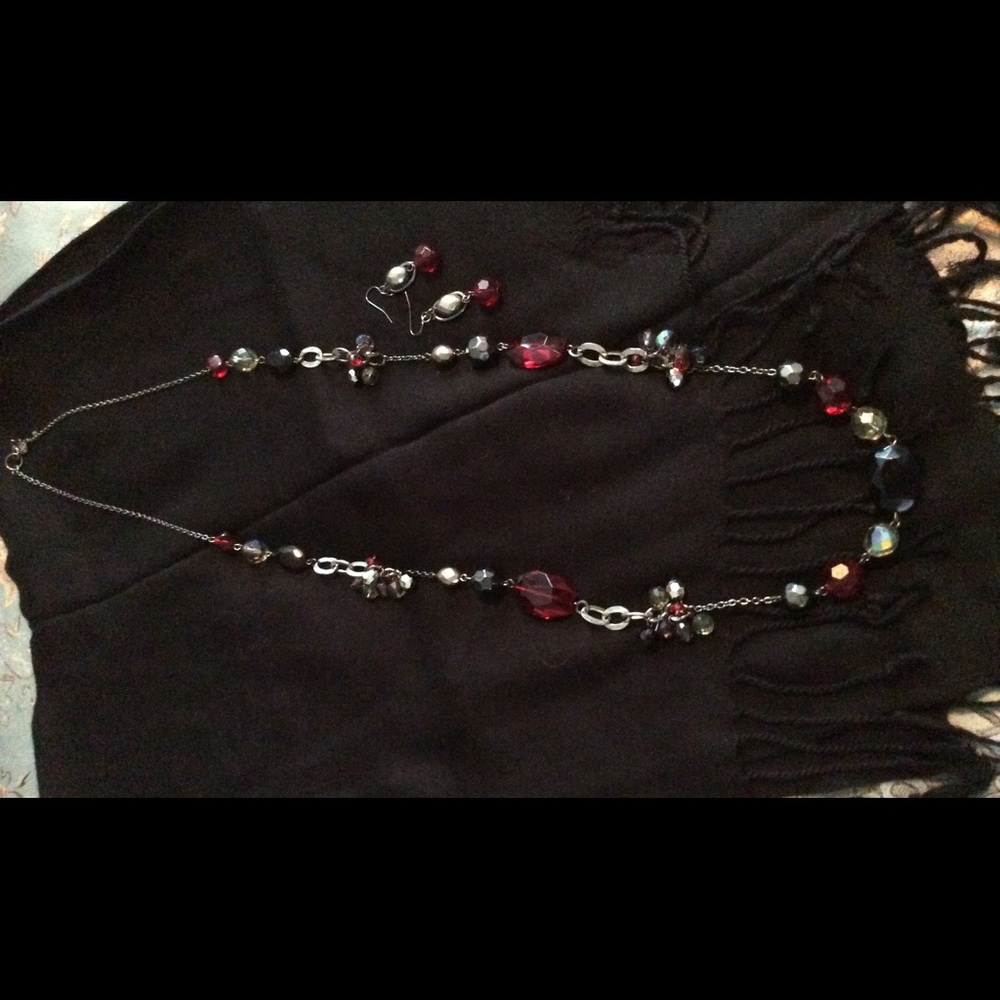 Red and black necklace with earrings