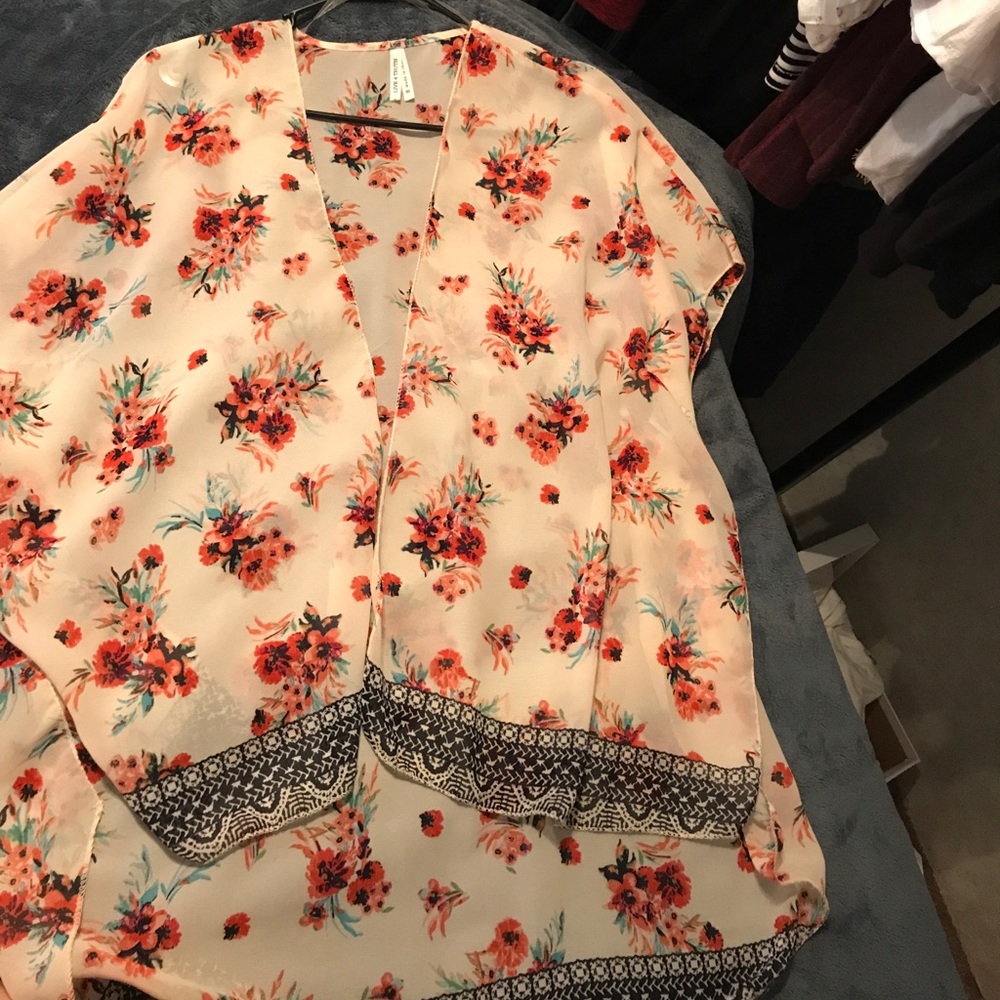 Light fresh floral kimono