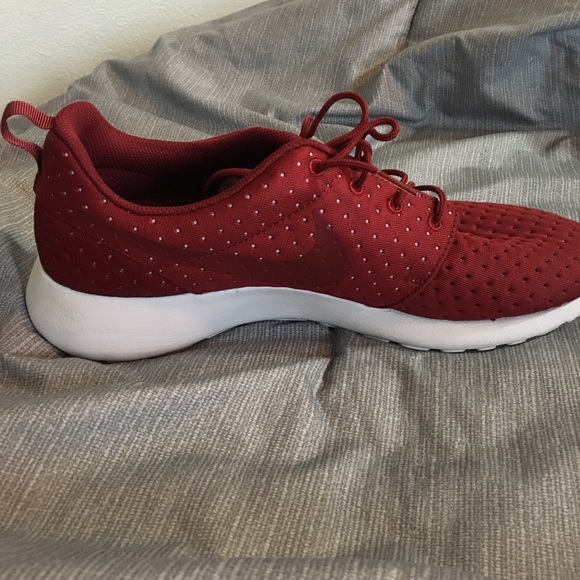Red Nike Rosche's Size 12 - Picture 3 of 6