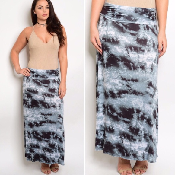 Dresses & Skirts - Plus size tie dye Maxi skirt!