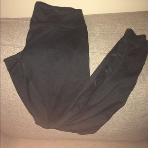 Black workout leggings.