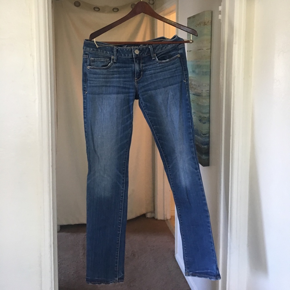 SALE ‼️Med stretch American eagle size 8 low rise