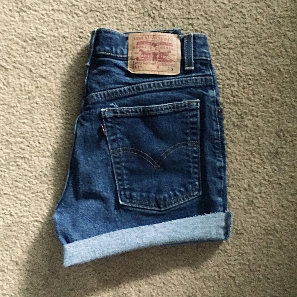 Levi's Cutoffs🌸