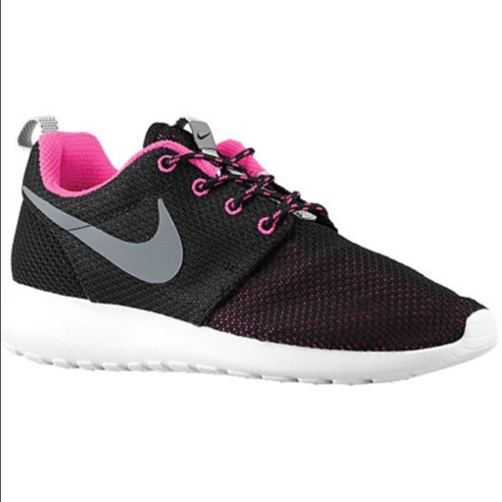 Nike Black Roshes