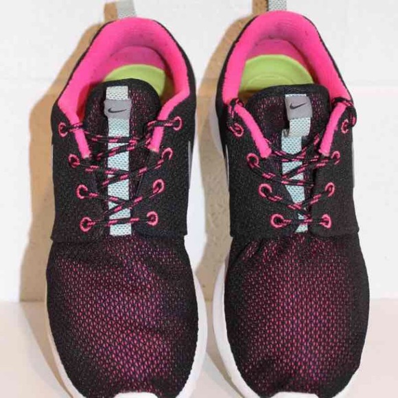 roshes nike all black