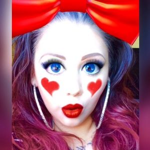 Meet your Posher, Mona