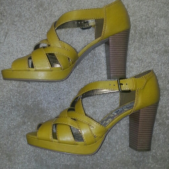 American Eagle Heel - Picture 4 of 8