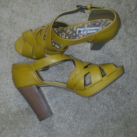 American Eagle Heel - Picture 8 of 8