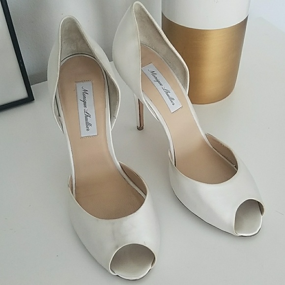 🔴SOLD🔴 Monique Lhuillier Satin Pump D'Orsay - Picture 2 of 8