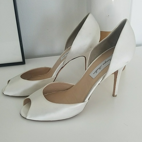 🔴SOLD🔴 Monique Lhuillier Satin Pump D'Orsay - Picture 4 of 8