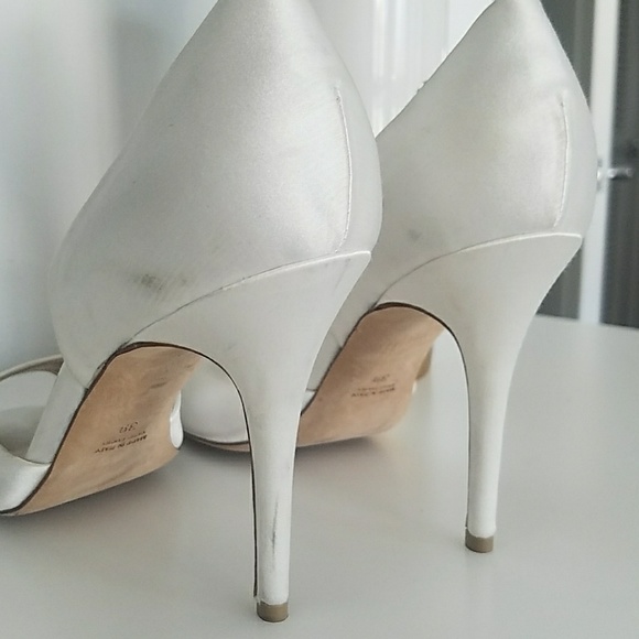 🔴SOLD🔴 Monique Lhuillier Satin Pump D'Orsay - Picture 5 of 8