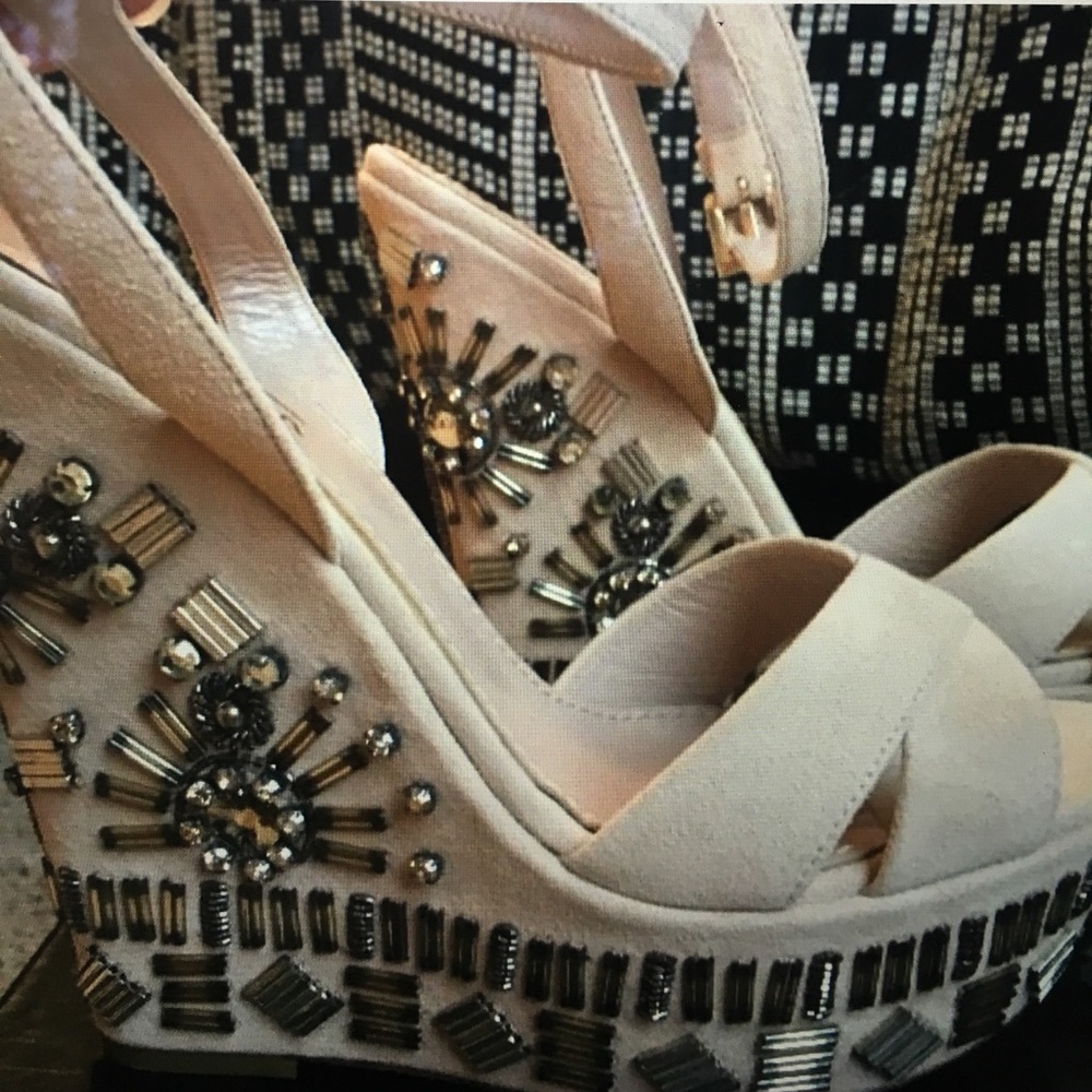 Sebastian Milano nude Suede wedges size 7 37 - Picture 2 of 4
