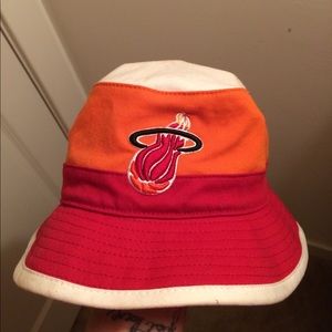 Miami heat mitchell & ness bucket hat