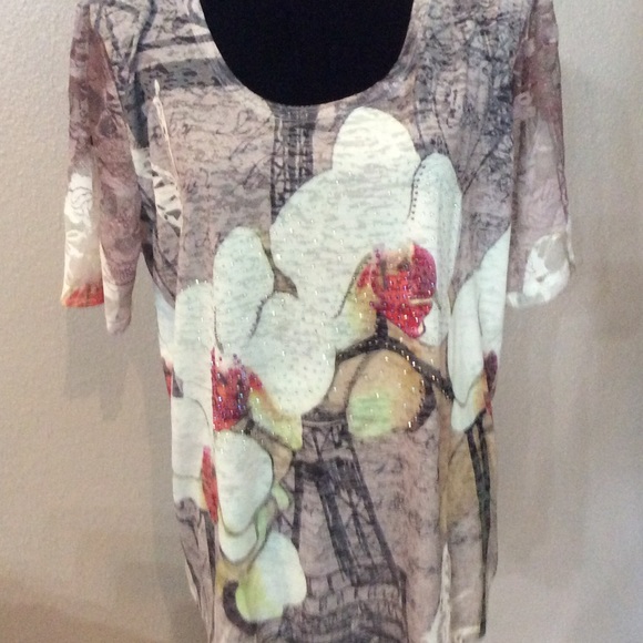 PARIS FLOWER DESIGN BLOUSE - Picture 1 of 4