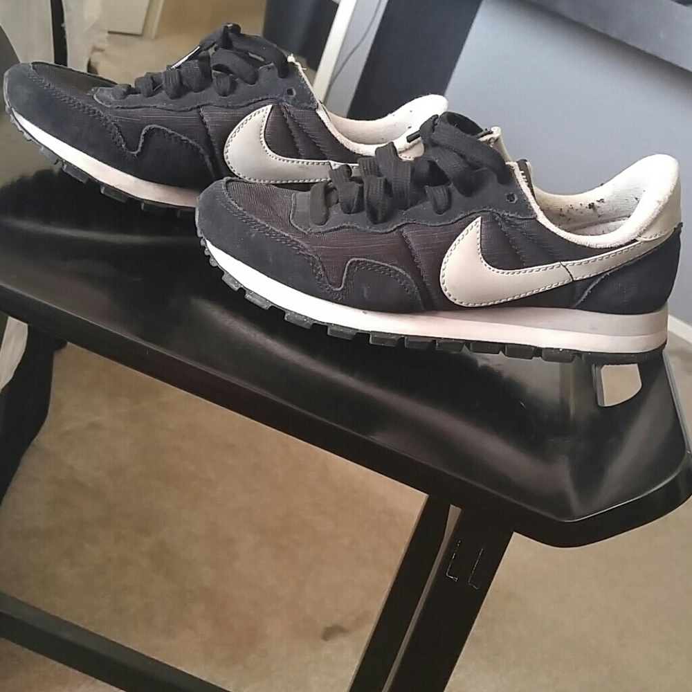 Black and white Nike Air