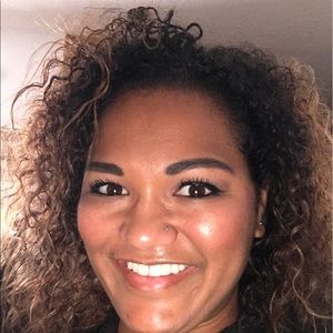 Meet your Posher, Traci