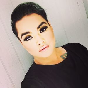 Meet your Posher, Gia-lee
