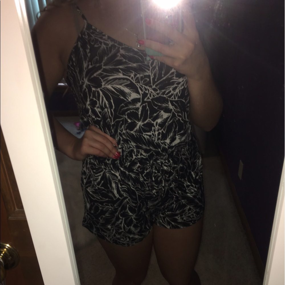 NYC Aeropostale flower print romper