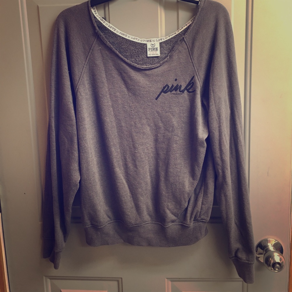 Long sleeve gray sweatshirt