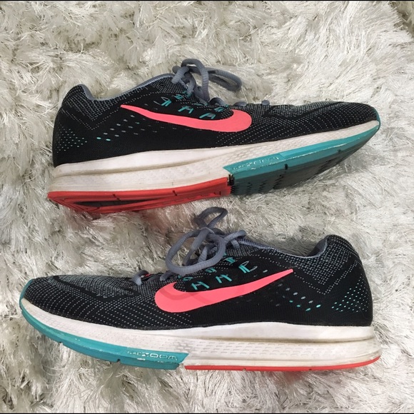 Nike Shoes - Nike Zoom Structure running shoes