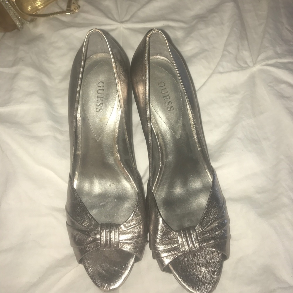 Beautiful guess silver stilettos