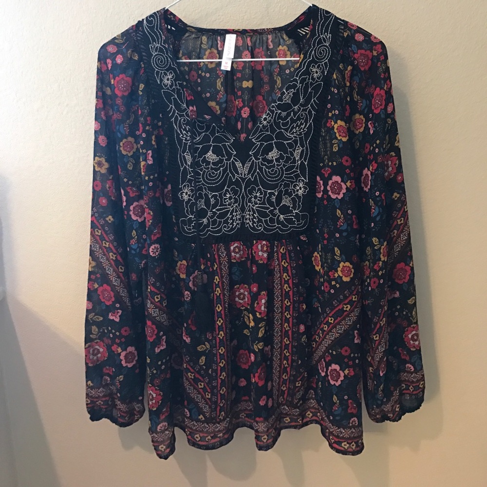 Light Black Embroidered Blouse with Flowers Size M