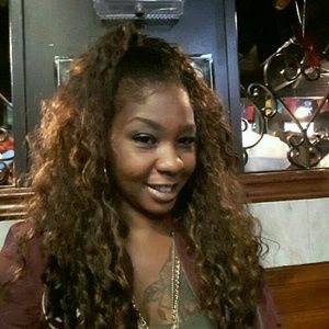 Meet your Posher, Adonika