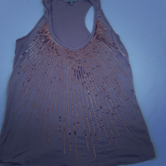 An tank top shirt - Picture 1 of 1